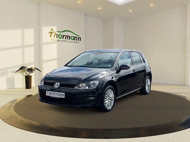 Gebraucht VW Golf VII Cup 105 PS (77 kW) 2014 Deep black perleffekt Kleinwagen