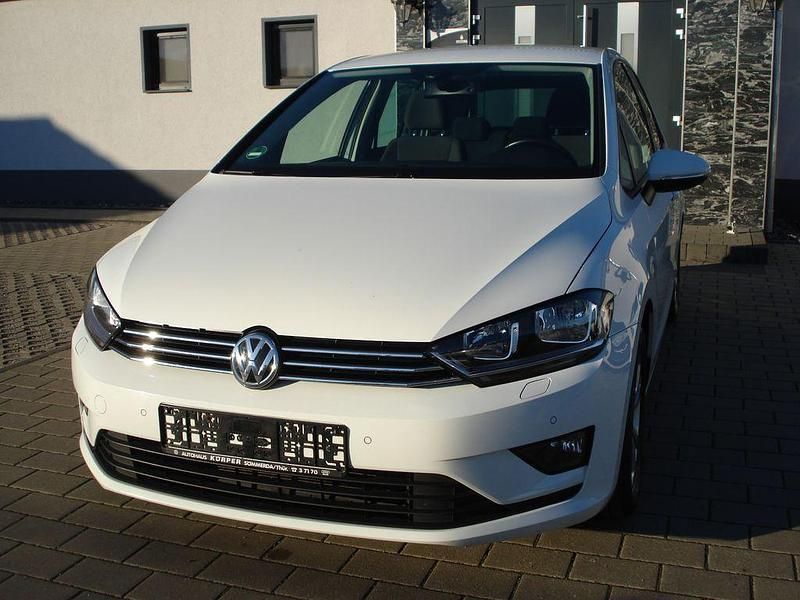 Weiß Gebraucht 2017 VW Golf VII Comfortline Limousine | 6.999 € (Superpreis) - Bild 1/4