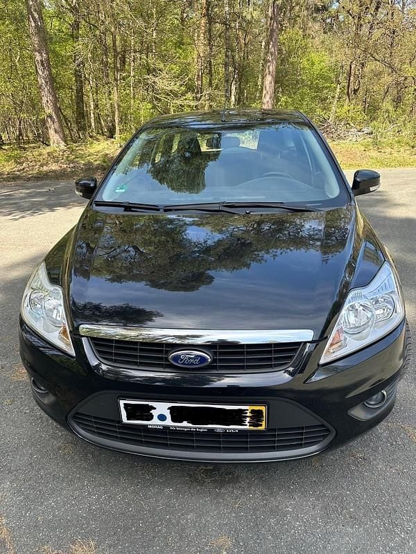 Second-hand Ford Focus 101 CP (74 kW) 2011 Negru Break