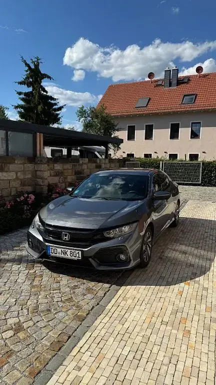 Gebraucht Honda Civic Elegance 129 PS (94 kW) 2017 Grau Limousine