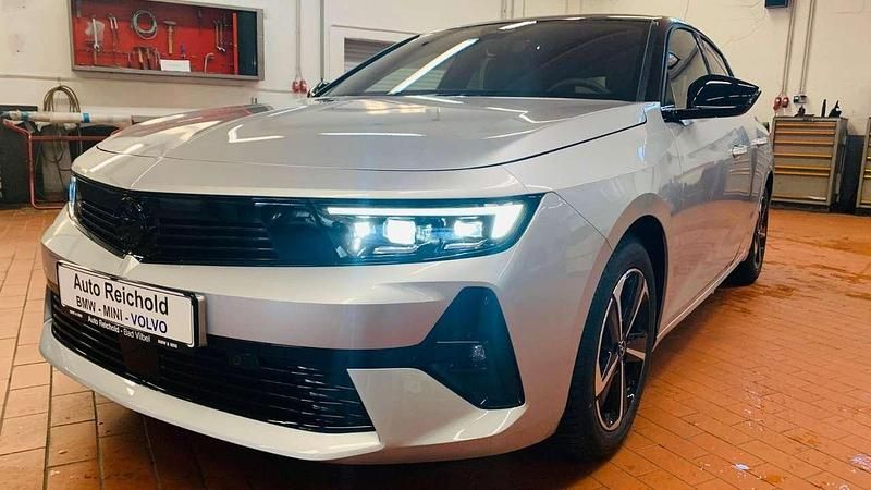 Silber Gebraucht 2024 Opel Astra Limousine | 30.499 € (Etwas zu teuer) - Bild 1/4