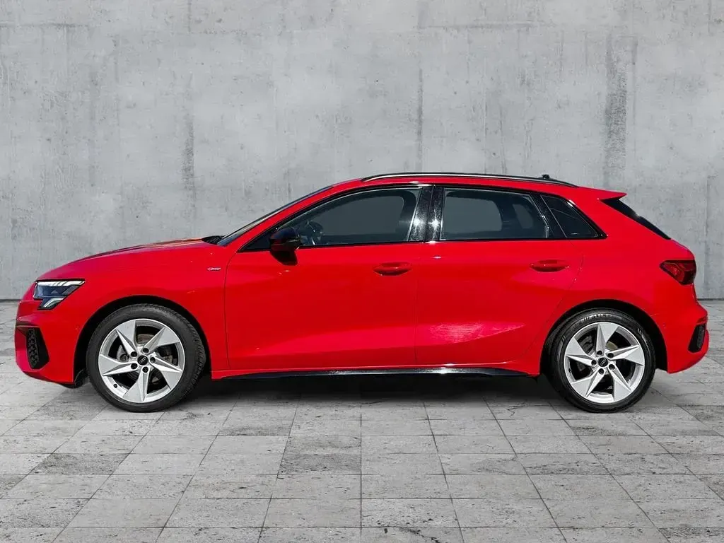 Gebraucht Audi A3 S-Line 116 PS (85 kW) 2023 Tangorot metallic Limousine