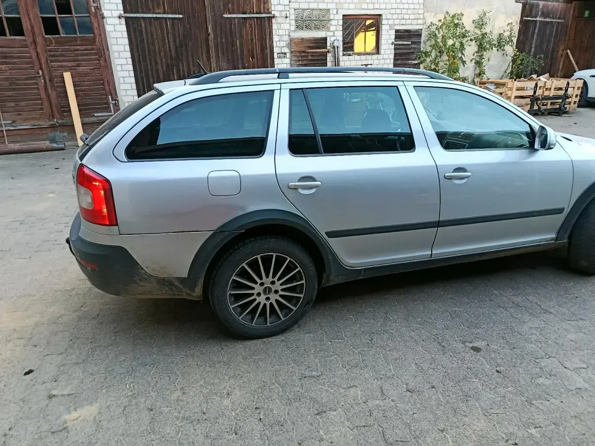Gebraucht Skoda Octavia 140 PS (102 kW) 2010 Silber Kombi