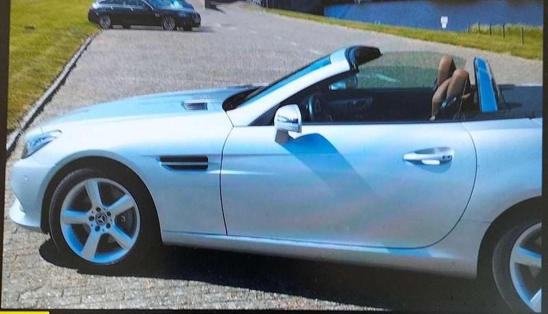 Irridiumsilber Gebraucht 2018 Mercedes SLC200 Cabrio | 34.795 € (Fairer Preis) - Bild 1/4
