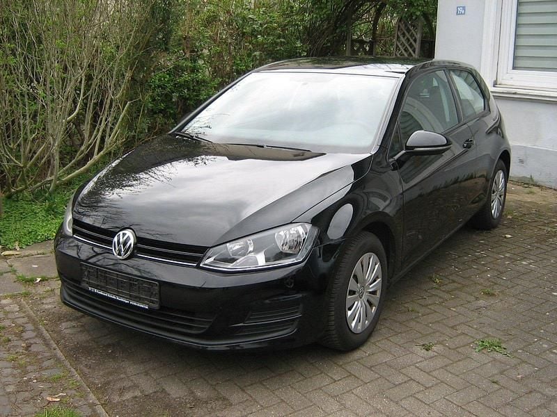 Gebraucht VW Golf VII 85 PS (62 kW) 2014 Schwarz Kleinwagen