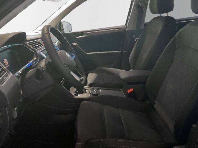 Gebraucht VW Tiguan Allspace Elegance 150 PS (110 kW) 2023 Deep black perleffekt SUV
