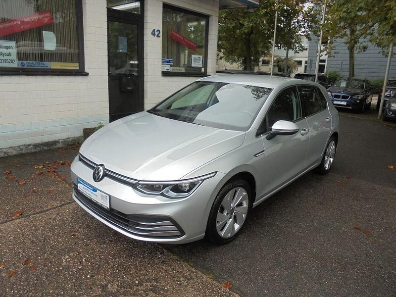 Silber Gebraucht 2022 VW Golf VIII Style Limousine | 15.950 € (Fairer Preis) - Bild 1/4
