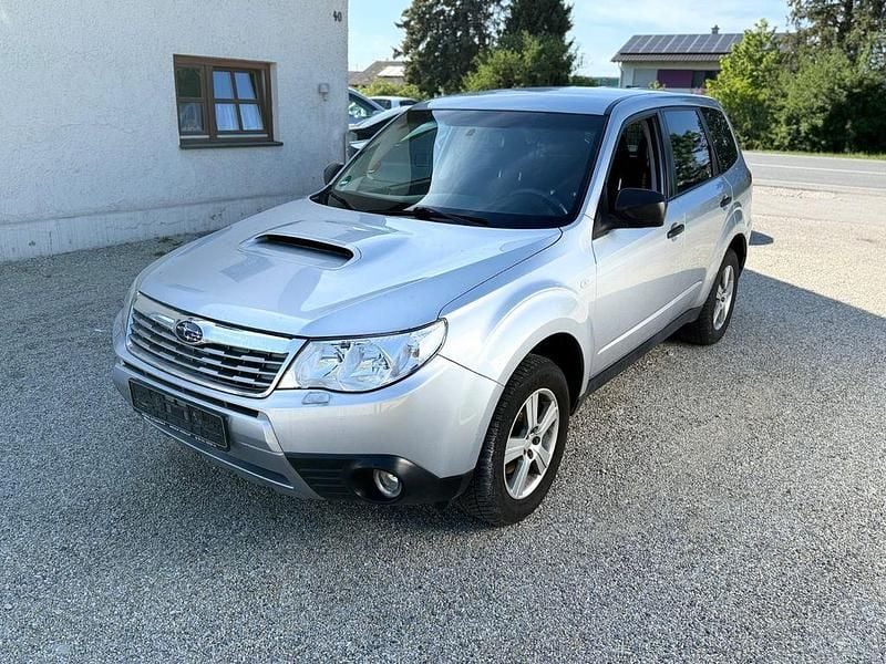 Silber Gebraucht 2012 Subaru Forester Active SUV | 1.999 € (Fairer Preis) - Bild 1/4