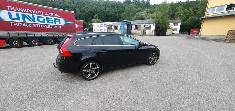 Gebraucht Volvo V60 205 PS (150 kW) 2011 Schwarz Kombi