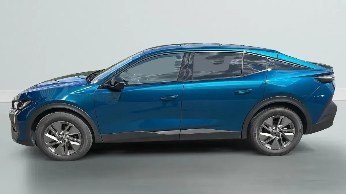 Gebraucht Peugeot 408 Allure 136 PS (100 kW) 2025 Blau (bleu obsession) SUV