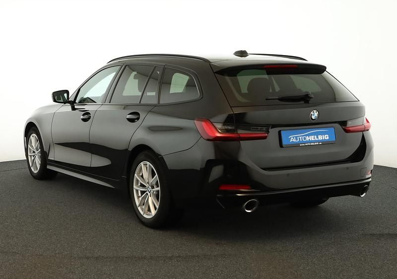 Gebraucht BMW 320 190 PS (139 kW) 2022 Saphirschwarz metallic Kombi