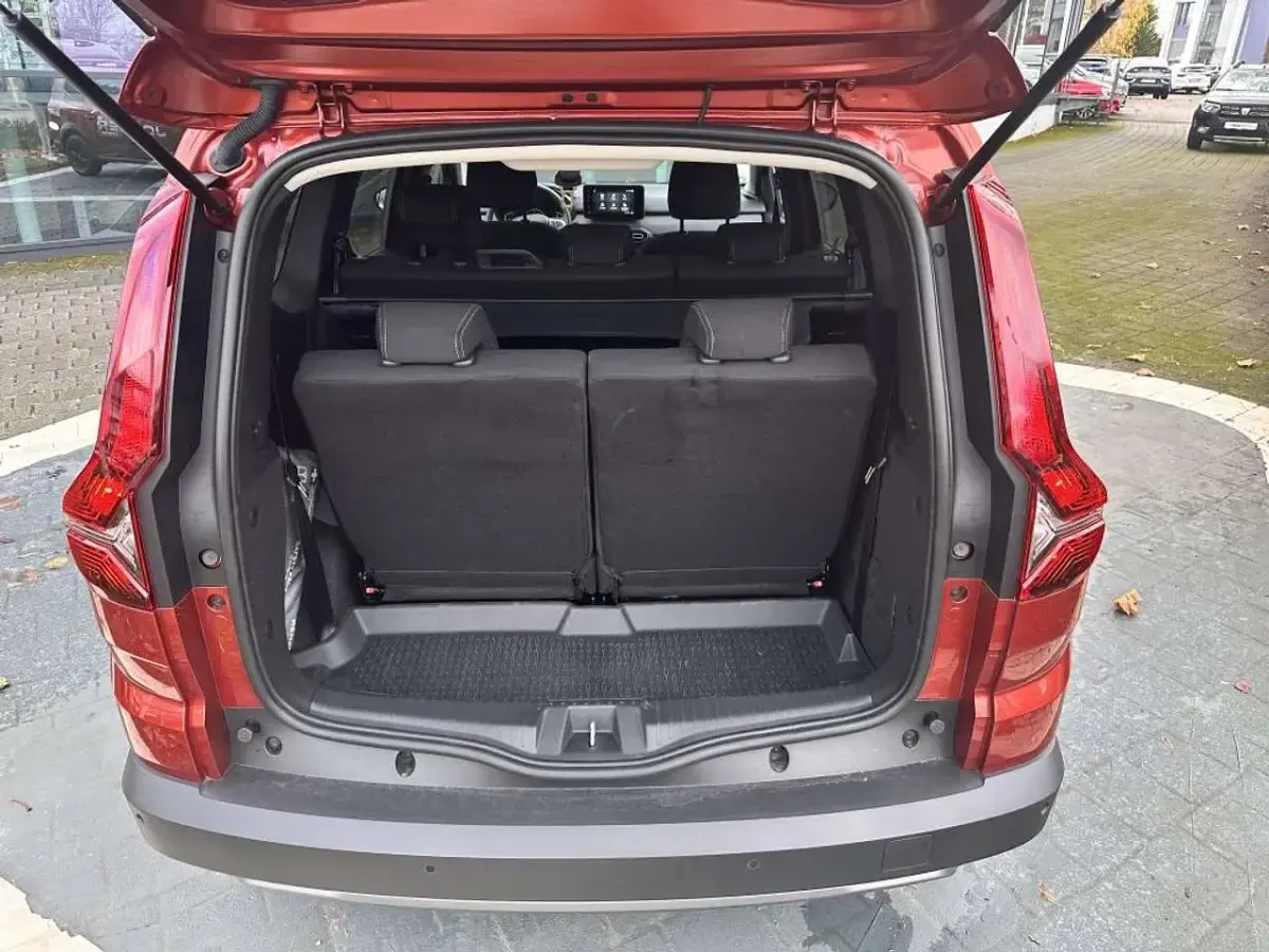 Gebraucht Dacia Jogger Extreme 141 PS (103 kW) 2023 Terracottabraun Van / Kleinbus