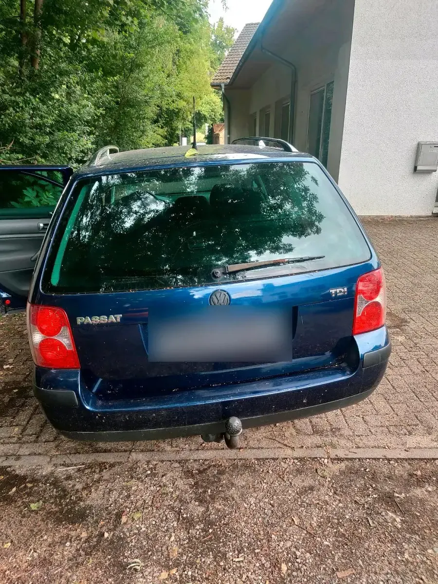 Gebraucht VW Passat 101 PS (74 kW) 2005 Blau Kombi