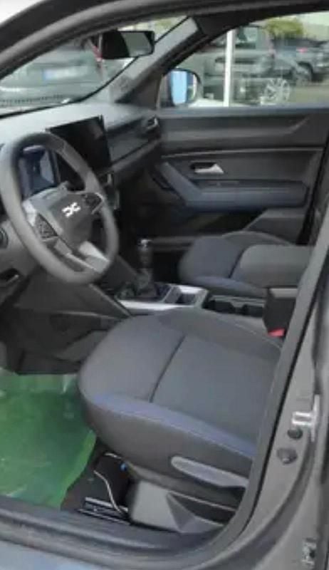 Gebraucht Dacia Duster Journey 141 PS (103 kW) 2025 Grau SUV