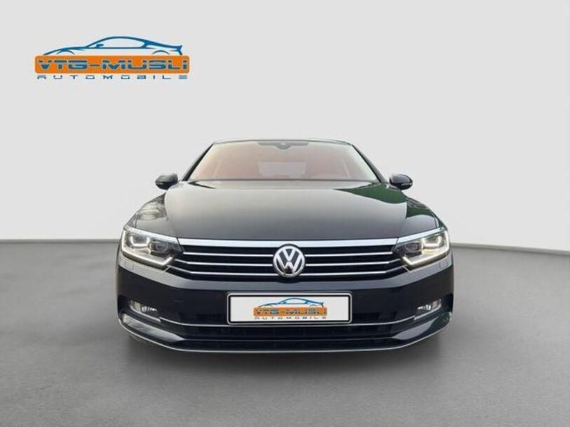 Gebraucht VW Passat Highline 150 PS (110 kW) 2016 Deep black perleffekt Limousine