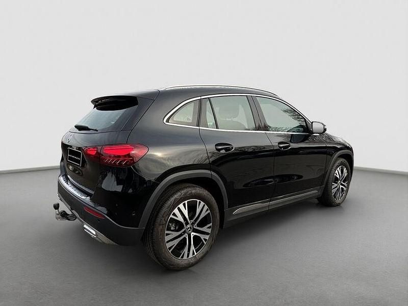 Gebraucht Mercedes GLA200 Progressive 150 PS (110 kW) 2025 Metalliclack kosmosschwarz (metallic) SUV