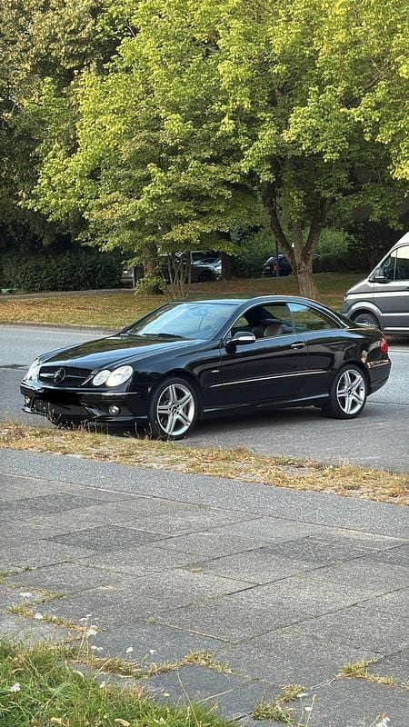 Schwarz Gebraucht 2009 Mercedes CLK200 AMG Coupé | 8.999 € (Fairer Preis) - Bild 1/4