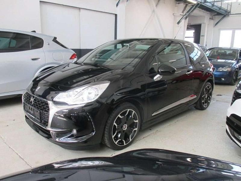 Schwarz perla nera Gebraucht 2016 DS Automobiles DS3 Kleinwagen | 6.890 € (Fairer Preis) - Bild 1/4