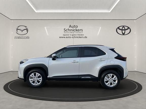 Gebraucht Toyota Yaris Hybrid 130 PS (95 kW) 2024 Platinum weiß perleffekt