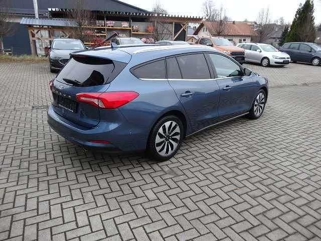 Second-hand Ford Focus 101 CP (74 kW) 2020 Albastru Break