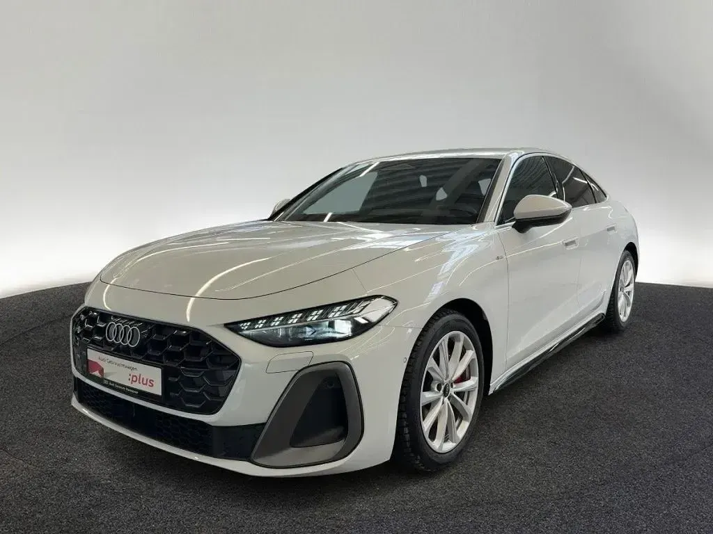 Gebraucht Audi A5 Sport 204 PS (150 kW) 2025 Gletscherweiß metallic Limousine