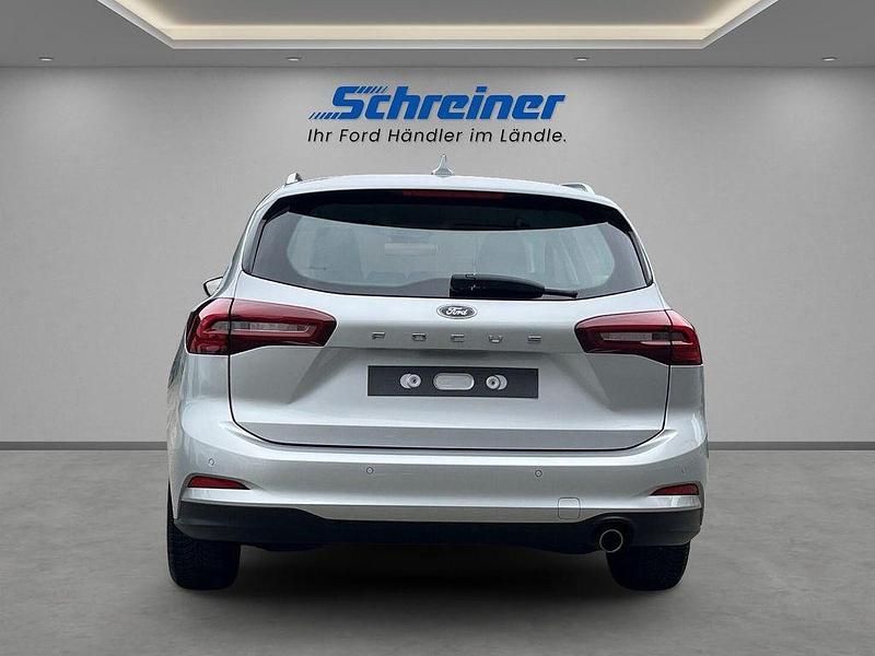 Gebraucht Ford Focus Titanium 125 PS (91 kW) 2023 Silber Limousine
