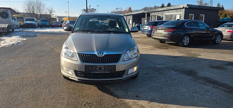 Gebraucht Skoda Fabia Ambiente 60 PS (44 kW) 2011 Beige Limousine