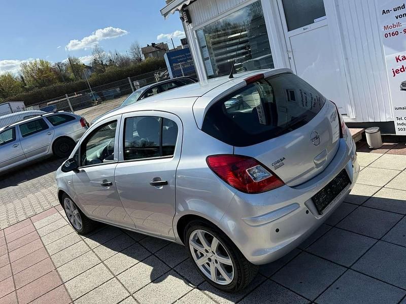 Gebraucht Opel Corsa Selection 80 PS (58 kW) 2009 Starsilber iii m2 Kleinwagen