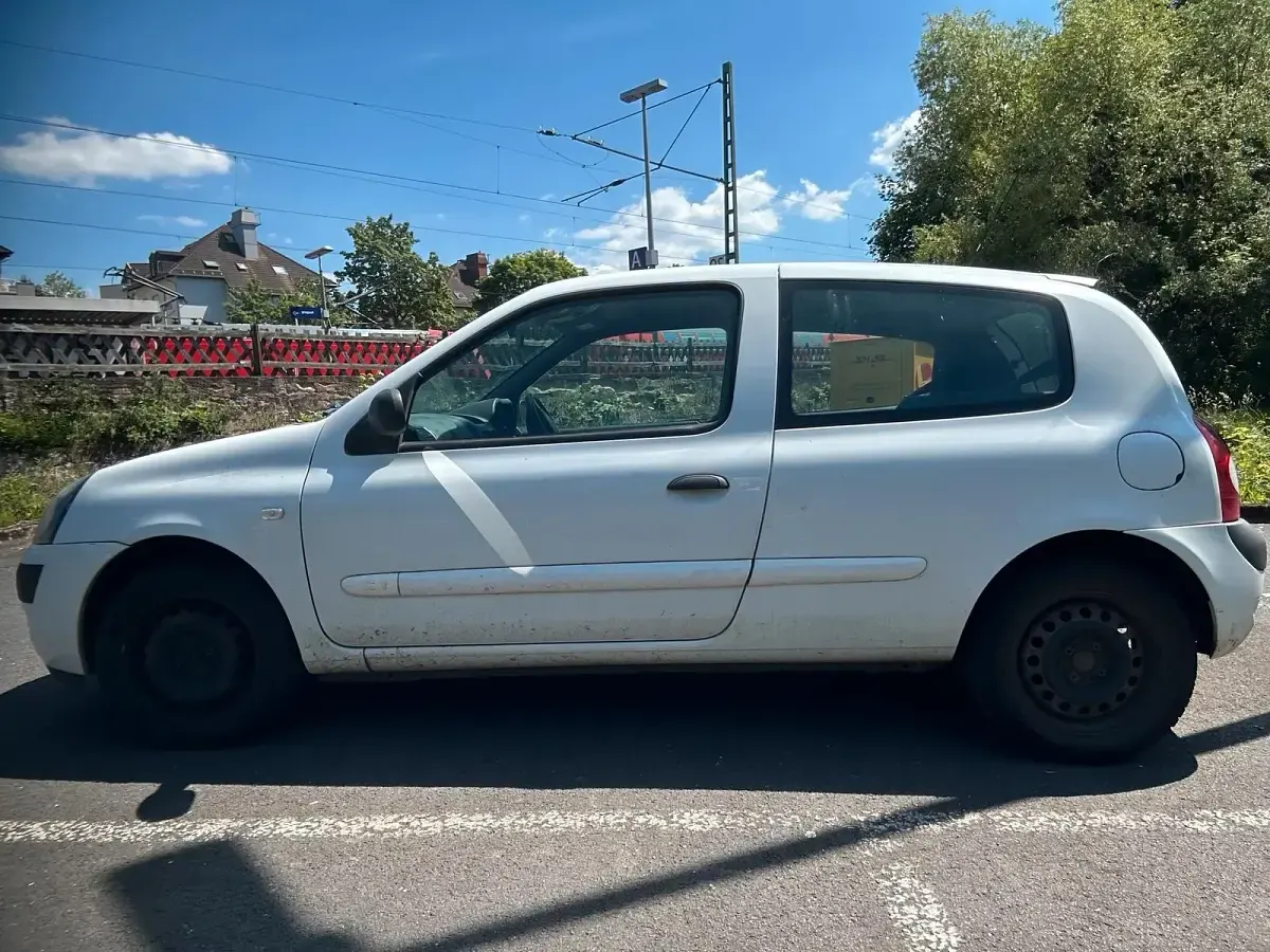 Occasion Renault Clio II 60 ch (44 kW) 2003 Blanc Citadine