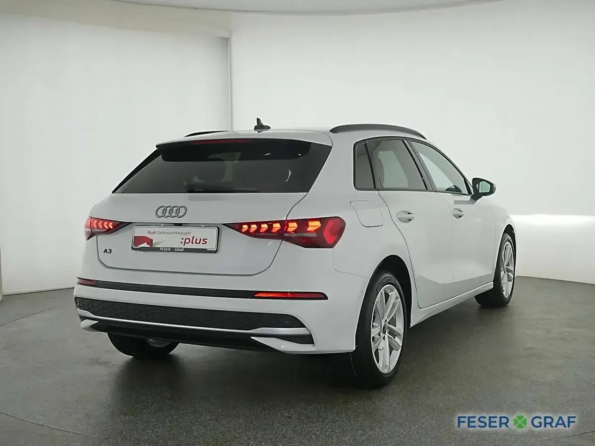 Gebraucht Audi A3 Ambiente 204 PS (150 kW) 2025 Gletscherweiß Limousine