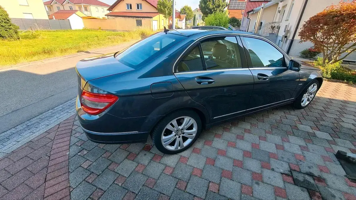 Gebraucht Mercedes C220 170 PS (125 kW) 2009 Limousine