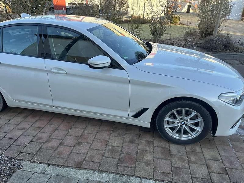 Gebraucht BMW 530 Sport Line 252 PS (185 kW) 2019 Weiß Limousine