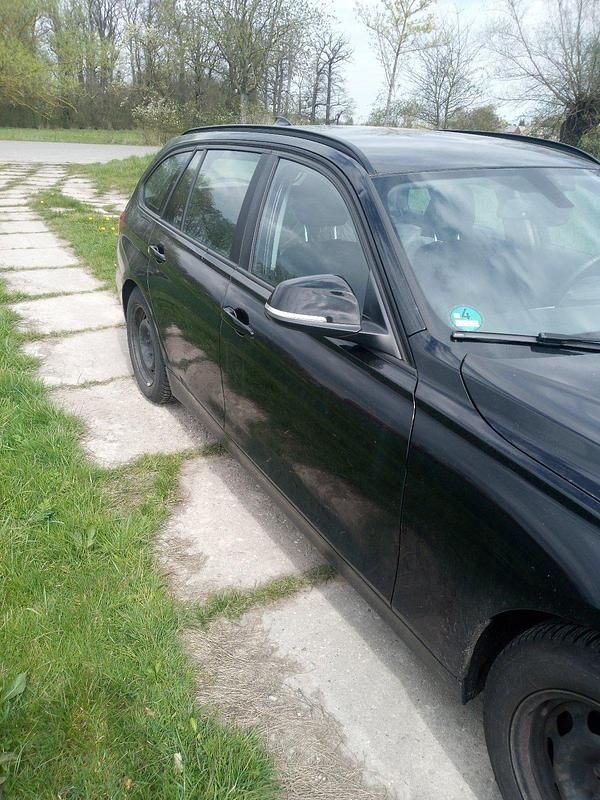 Gebraucht BMW 318 143 PS (105 kW) 2013 Schwarz Kombi