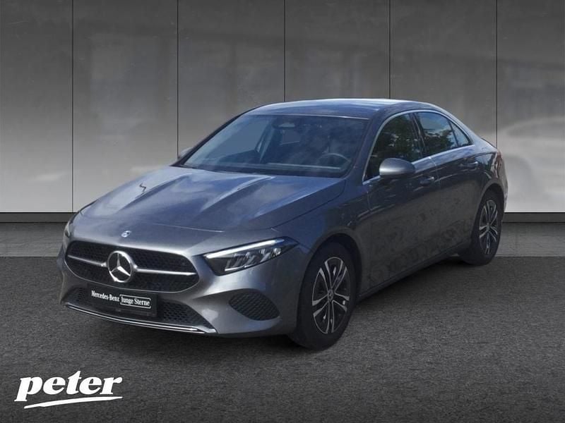 Gebraucht Mercedes A180 Advanced 136 PS (100 kW) 2024 Metalliclack mountaingrau Limousine