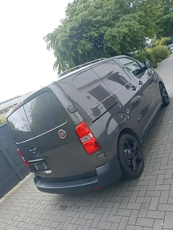 Gebraucht Fiat Scudo 120 PS (88 kW) 2022 Grau Van