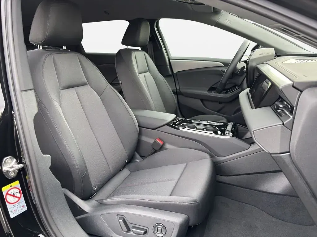 Gebraucht Audi A6 e-tron 210 kW (286 PS) 2025 Mythosschwarz metallic Kombi