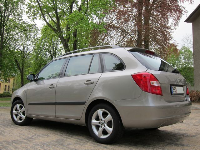 Gebraucht Skoda Fabia Elegance 86 PS (63 kW) 2010 Beige metallic Kleinwagen