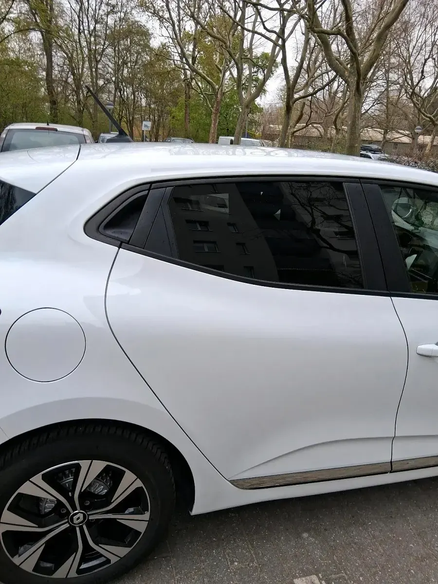 Gebraucht Renault Clio V 91 PS (66 kW) 2022 Weiß Limousine