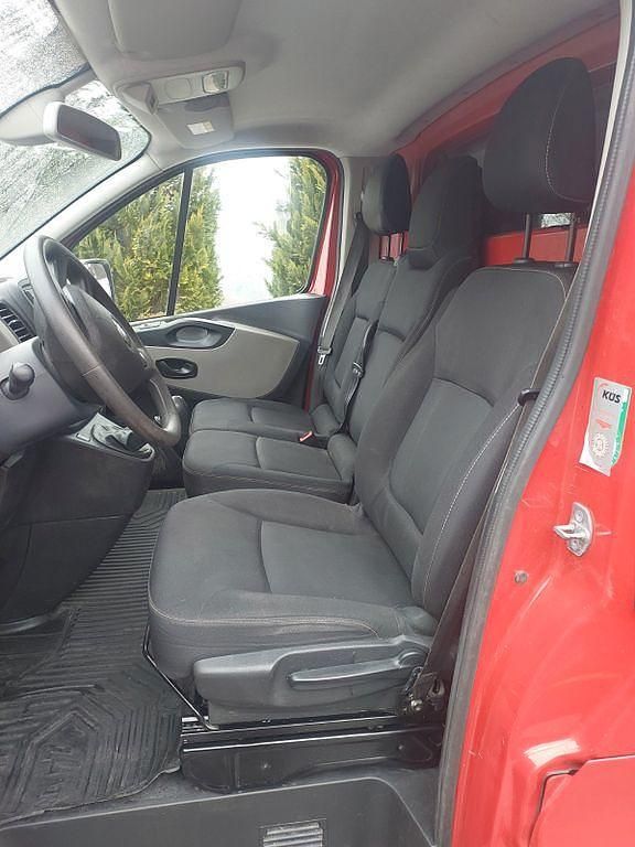 Gebraucht Renault Trafic 145 PS (106 kW) 2019 Rot Van / Kleinbus