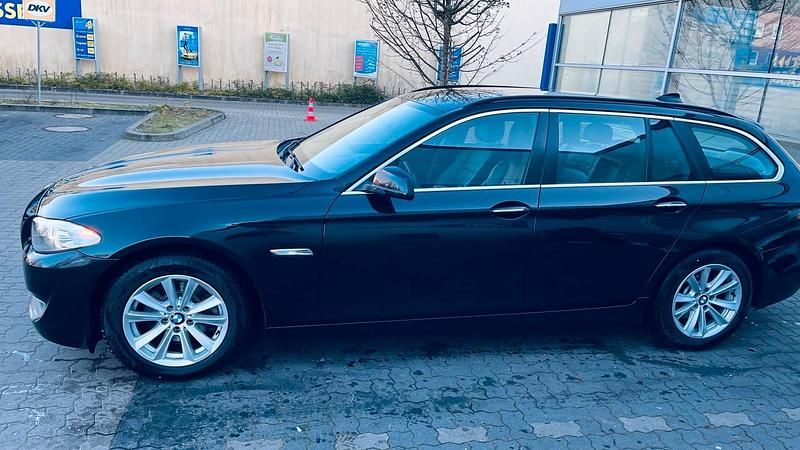 Gebraucht BMW 520 184 PS (135 kW) 2013 Schwarz Kombi