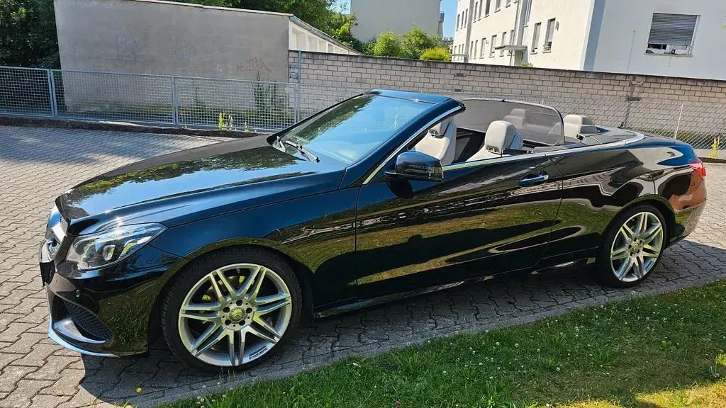 Gebraucht Mercedes E320 AMG 272 PS (200 kW) 2015 Schwarz Cabrio