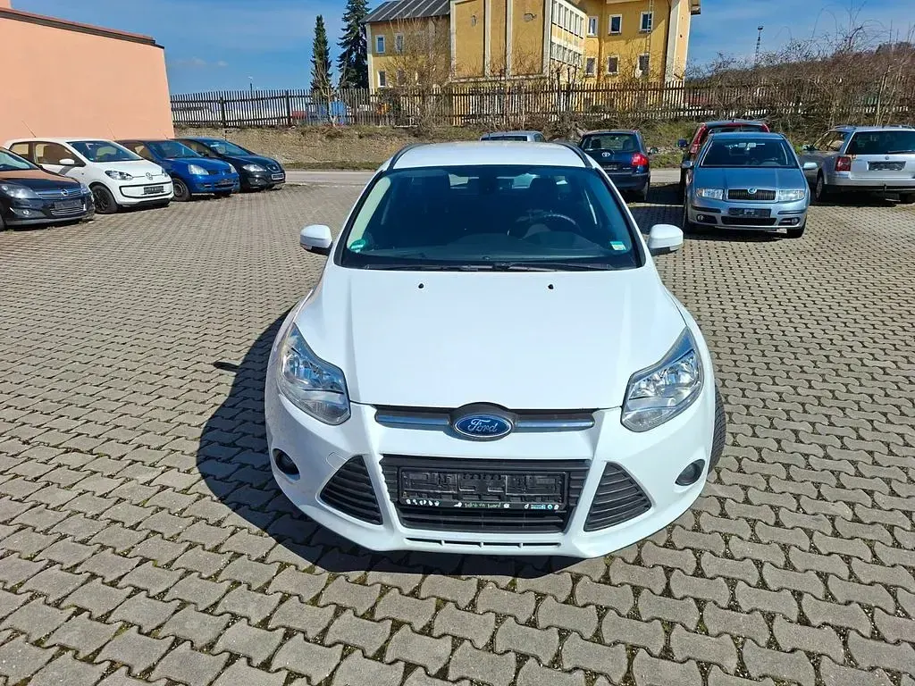 Usata Ford Focus 116 CV (85 kW) 2012 Bianco Station wagon