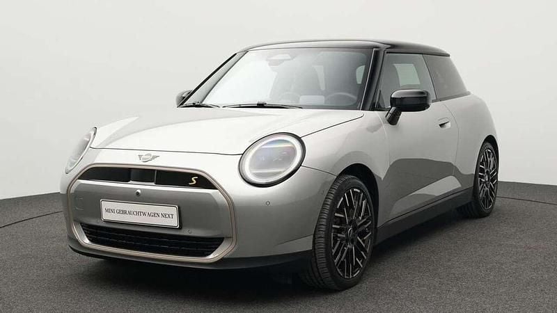 Grau Gebraucht 2024 Mini Cooper SE Favoured Kleinwagen | 33.990 € (Teuer) - Bild 1/4