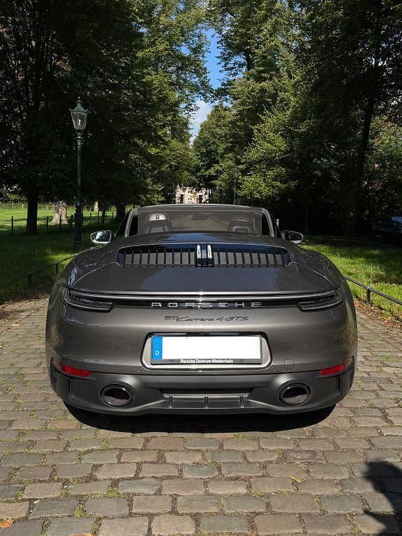 Grau Gebraucht 2022 Porsche 911 Carrera GTS Cabrio | 157.500 € (Fairer Preis) - Bild 1/4