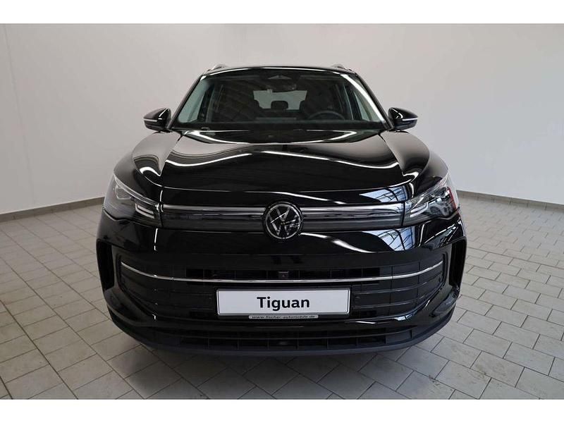 Neu VW Tiguan 131 PS (96 kW) 2026 Schwarz SUV