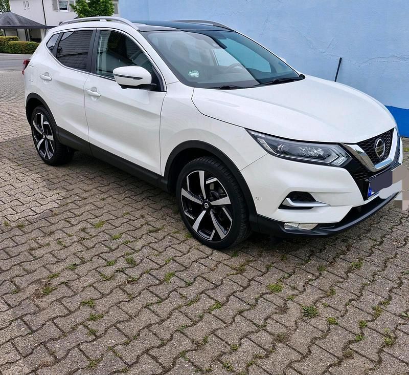 Weiß Gebraucht 2017 Nissan Qashqai Tekna SUV | 14.500 € (Fairer Preis) - Bild 1/4