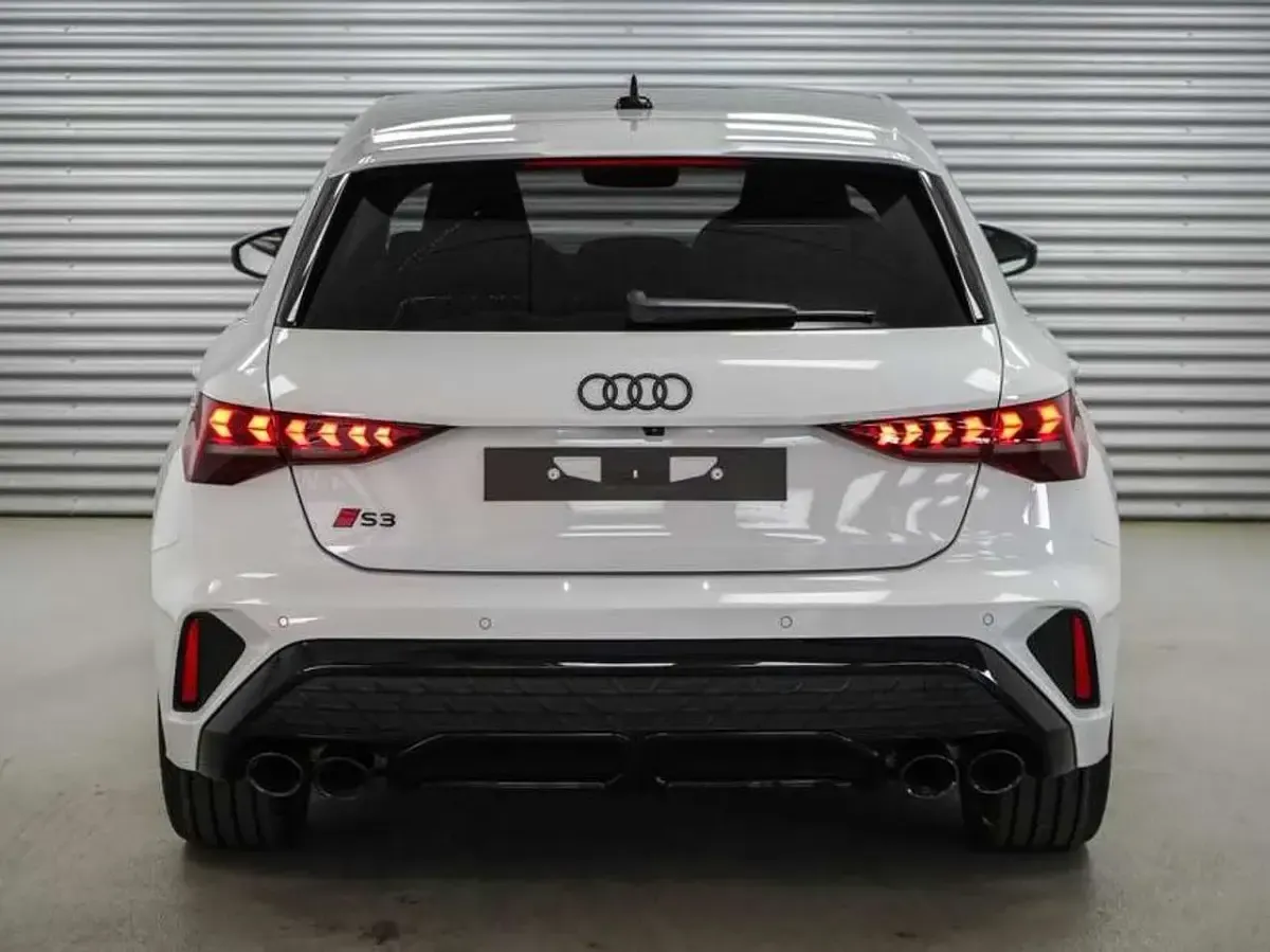 Neu Audi S3 Sportback 333 PS (244 kW) 2026 Gletscherweiß metallic Kleinwagen