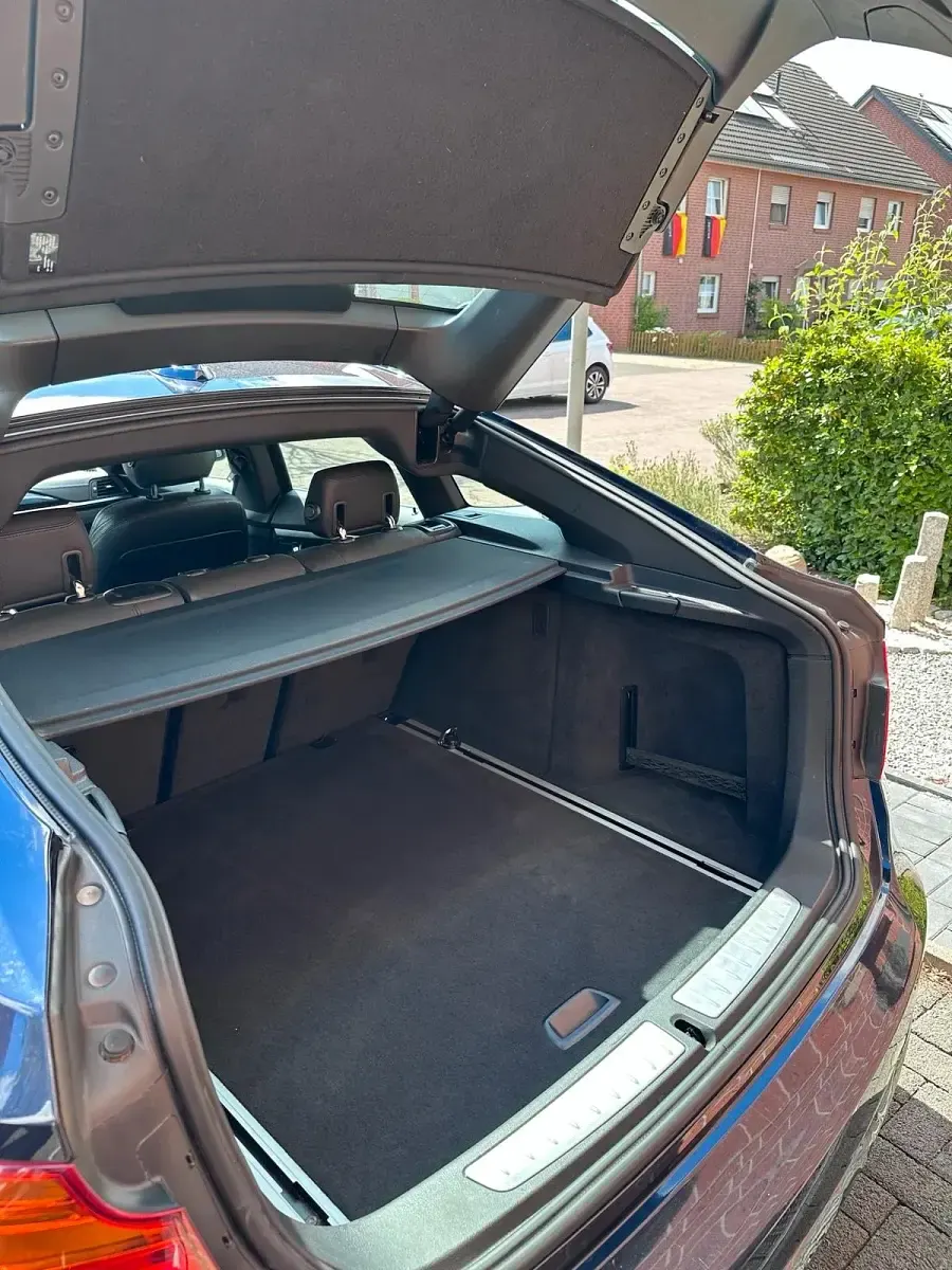 Gebraucht BMW 318 150 PS (110 kW) 2016 Andere farben Limousine
