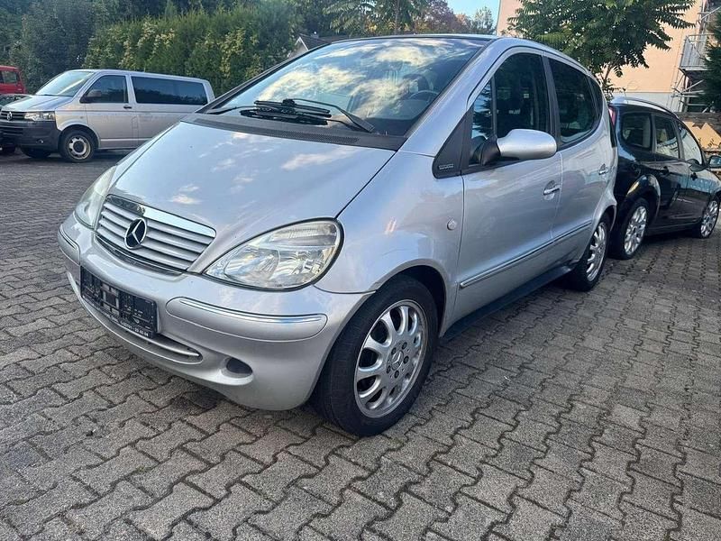 Grau Gebraucht 2003 Mercedes A190 Elegance Limousine | 3.999 € (Teuer) - Bild 1/2