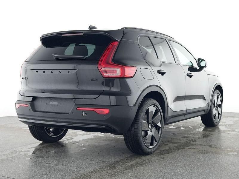 Gebraucht Volvo XC40 Plus 163 PS (119 kW) 2025 Onyx black / metallic SUV